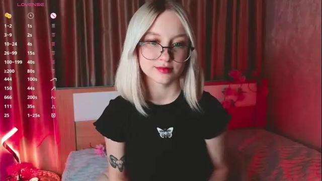 Image 3 of esmabraddy Stream on Chaturbate on 19 days ago