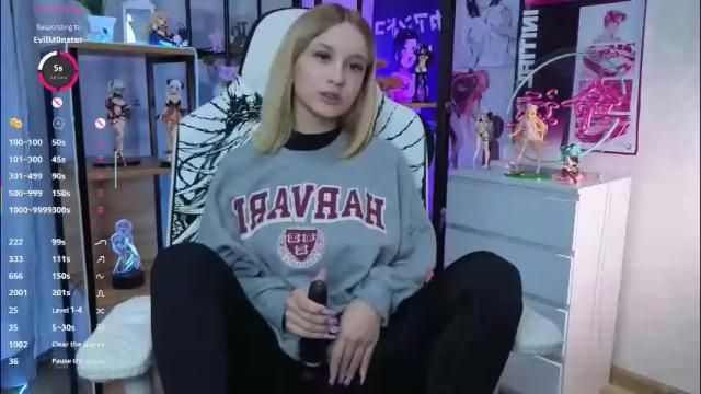 Image 3 of esmabraddy Stream on Chaturbate on 1 month ago