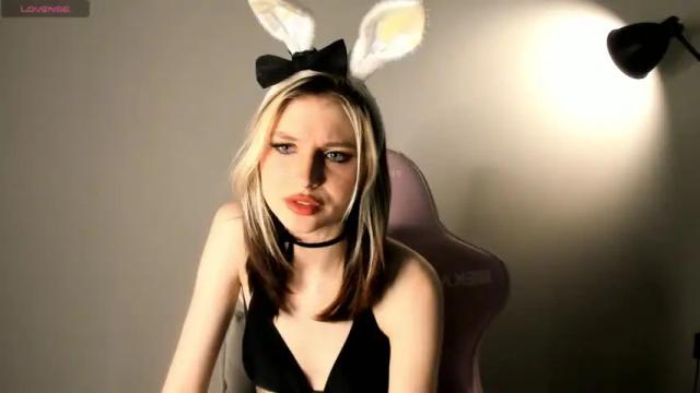 Image 2 of esmagingell Stream on Chaturbate on 13 months ago