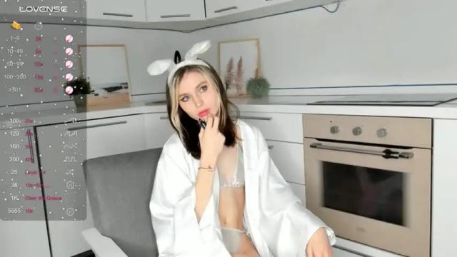 Image 10 of esmagingell Stream on Chaturbate on 13 months ago