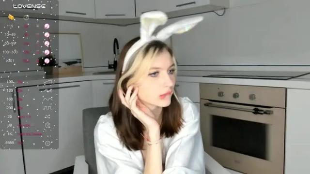 Image 2 of esmagingell Stream on Chaturbate on 13 months ago