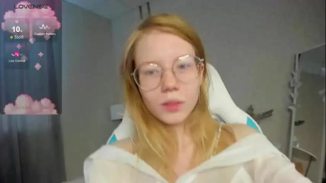 Image 4 of esme_runn Stream on Chaturbate on 15 days ago