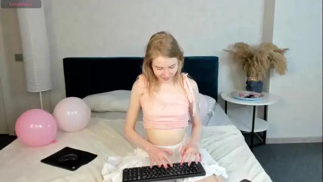 Image 11 of esme_runn Stream on Chaturbate on 1 month ago
