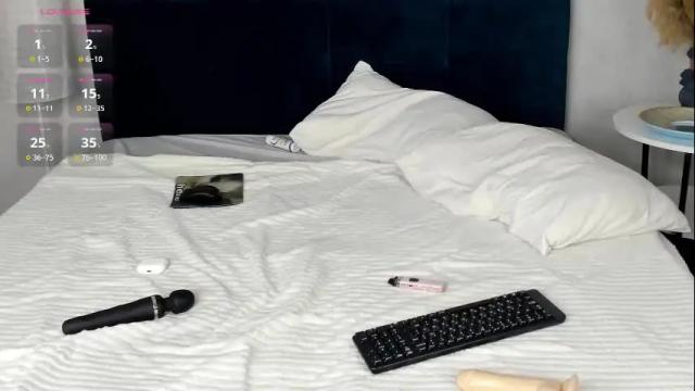 Image 7 of esme_runn Stream on Chaturbate on 9 days ago