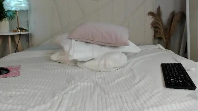 Image 2 of esme_runn Stream on Chaturbate on 7 days ago