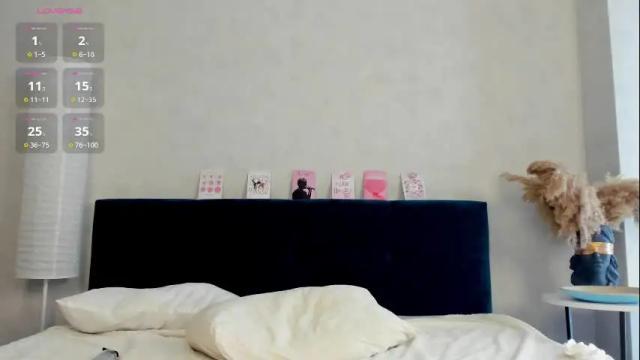 Image 10 of esme_runn Stream on Chaturbate on 1 day ago