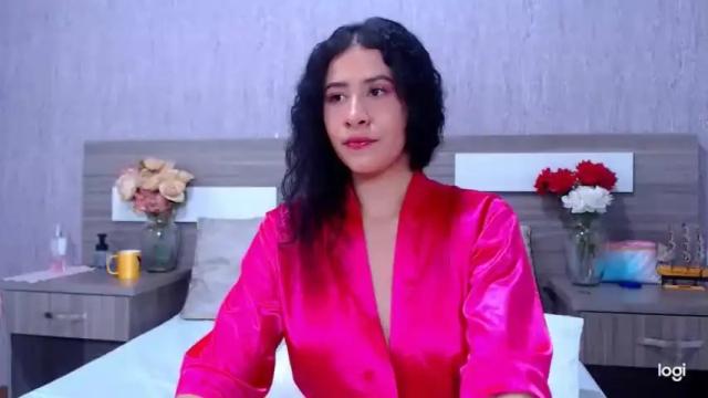 Image 7 of esmeralda_hernandes Stream on Chaturbate on 16 months ago