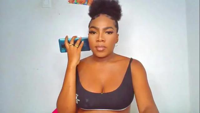 Image 11 of esmeralda_parck Stream on Chaturbate on 1 month ago