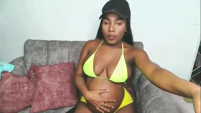 Image 2 of esmeralda_parck Stream on Chaturbate on 21 days ago