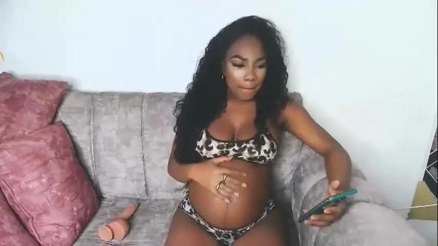 Image 6 of esmeralda_parck Stream on Chaturbate on 18 days ago