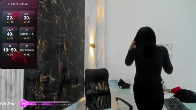 Image 2 of esmeralda_parker9 Stream on Chaturbate on 15 months ago