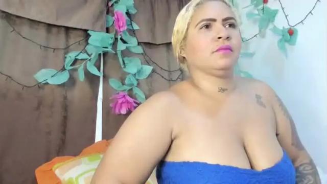Thumbnail 1, esmeralda_strong's Stream at Chaturbate, 21 months ago
