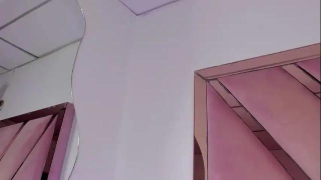 Image 10 of esmeraldaht Stream on Chaturbate on 1 month ago
