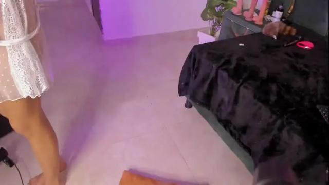 Image 3 of esmeraldaht Stream on Chaturbate on 22 days ago