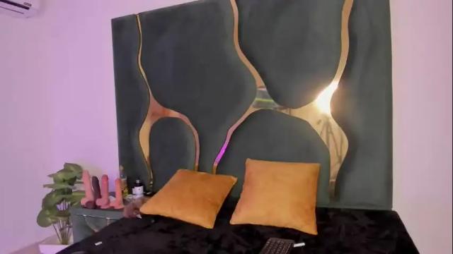 Image 7 of esmeraldaht Stream on Chaturbate on 22 days ago