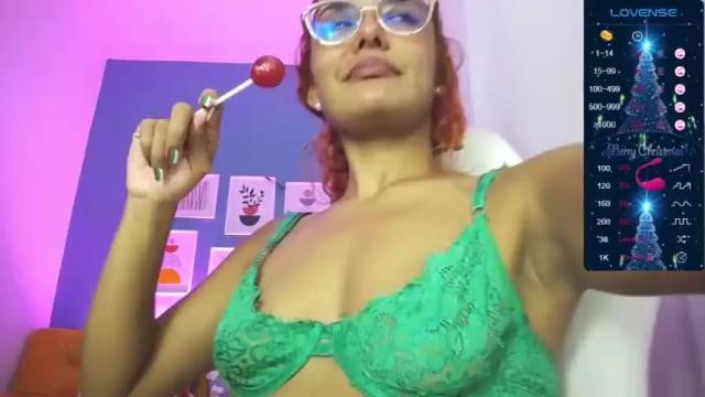 Image 2 of estefani_purple Stream on Chaturbate on 19 months ago