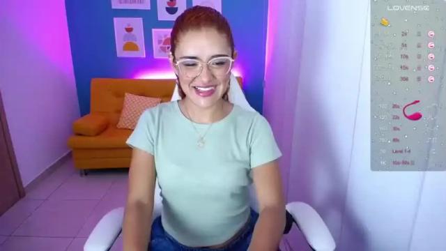 Image 6 of estefani_purple Stream on Chaturbate on 16 months ago