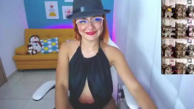 Image 3 of estefani_purple Stream on Chaturbate on 16 months ago