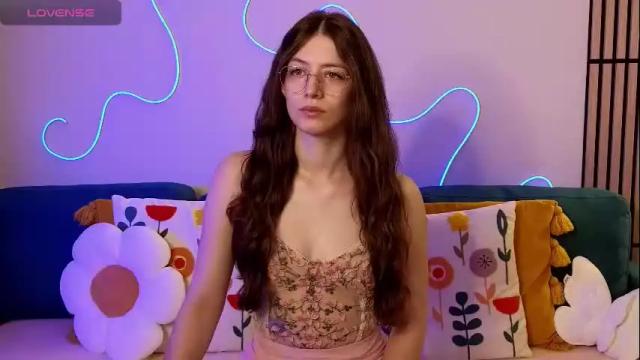 Image 2 of ester_hill Stream on Chaturbate on 1 month ago