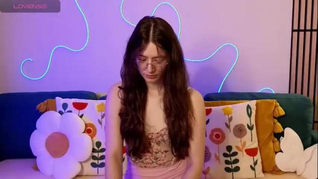Image 3 of ester_hill Stream on Chaturbate on 1 month ago