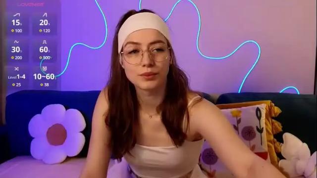 Image 12 of ester_hill Stream on Chaturbate on 29 days ago