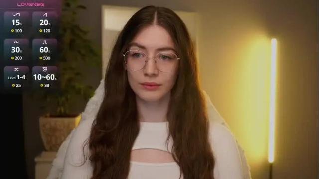 Image 2 of ester_hill Stream on Chaturbate on 8 days ago