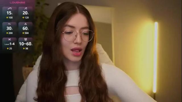 Image 3 of ester_hill Stream on Chaturbate on 8 days ago