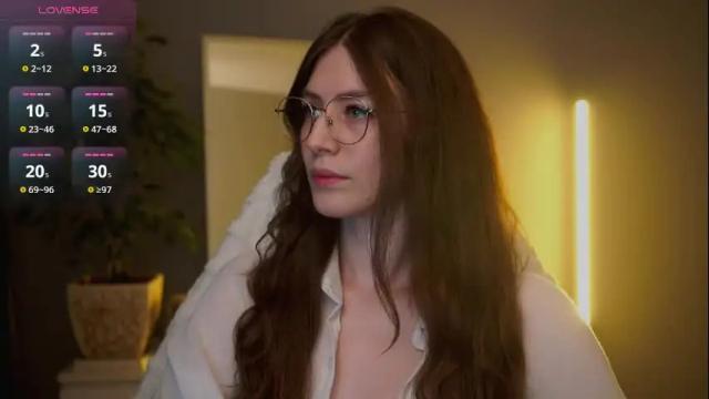 Image 3 of ester_hill Stream on Chaturbate on 6 days ago