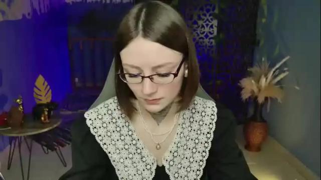 Image 4 of esterhernandes Stream on Chaturbate on 4 days ago
