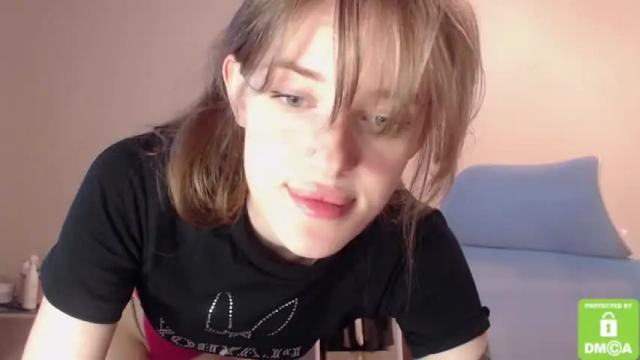 Image 3 of esther_estrie Stream on Chaturbate on 21 months ago