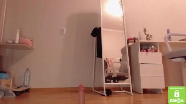 Image 6 of esther_estrie Stream on Chaturbate on 16 months ago