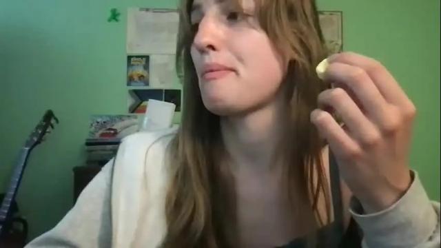 Image 4 of esthergreyplus Stream on Chaturbate on 15 days ago