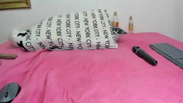 Image 10 of estrella_hanks_ Stream on Chaturbate on 10 months ago