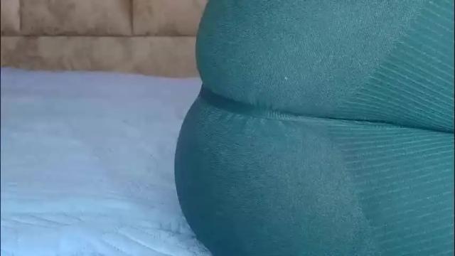 Image 2 of estrella_hanks_ Stream on Chaturbate on 1 month ago