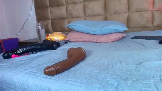 Image 4 of estrella_hanks_ Stream on Chaturbate on 1 month ago