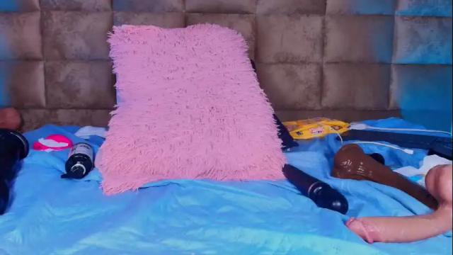 Image 10 of estrella_hanks_ Stream on Chaturbate on 1 month ago