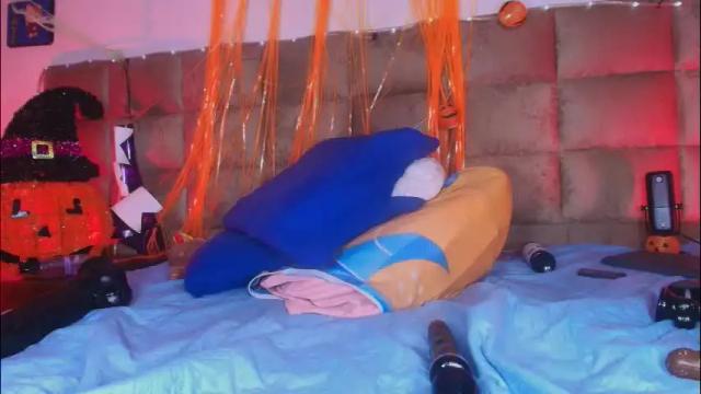 Image 12 of estrella_hanks_ Stream on Chaturbate on 3 days ago