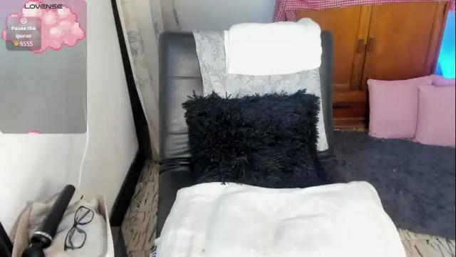 Image 7 of estrellah__ Stream on Chaturbate on 26 days ago
