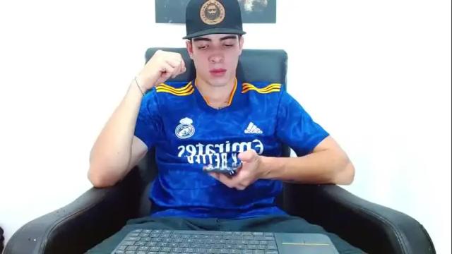 Image 4 of ethangreey1 Stream on Chaturbate on 19 months ago