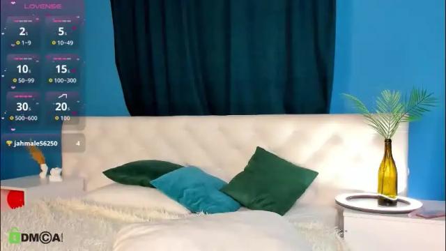 Image 11 of eva__lewis Stream on Chaturbate on 27 days ago