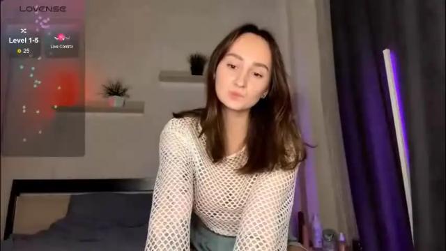 Image 2 of eva_elfis Stream on Chaturbate on 2 months ago