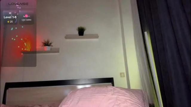 Image 2 of eva_elfis Stream on Chaturbate on 2 months ago