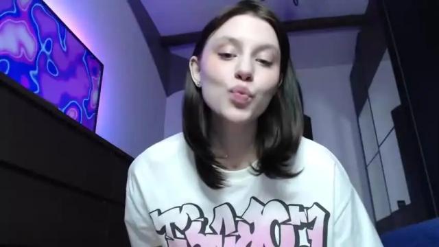 Image 8 of eva_eva_eva_eva_eva Stream on Chaturbate on 14 months ago