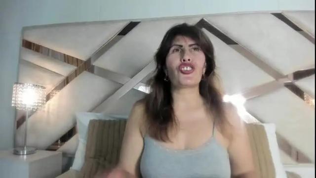 Image 2 of eva_loretti Stream on Chaturbate on 24 days ago