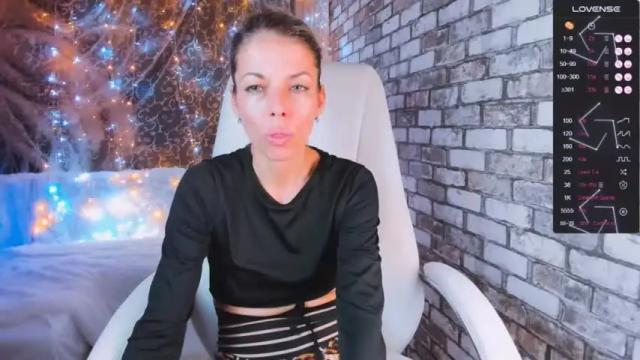 Image 2 of eva_melow Stream on Chaturbate on 13 months ago
