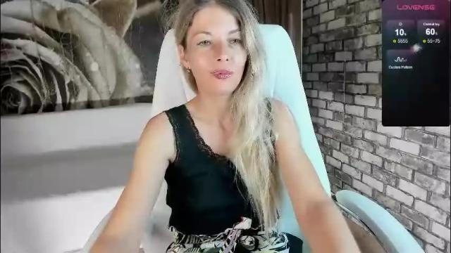 Image 4 of eva_melow Stream on Chaturbate on 3 months ago