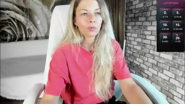 Image 6 of eva_melow Stream on Chaturbate on 2 months ago