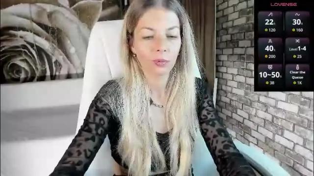 Image 12 of eva_melow Stream on Chaturbate on 2 months ago
