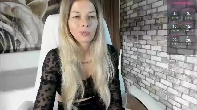 Image 7 of eva_melow Stream on Chaturbate on 1 month ago