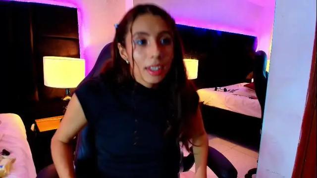Image 6 of evaa_cloee Stream on Chaturbate on 1 month ago